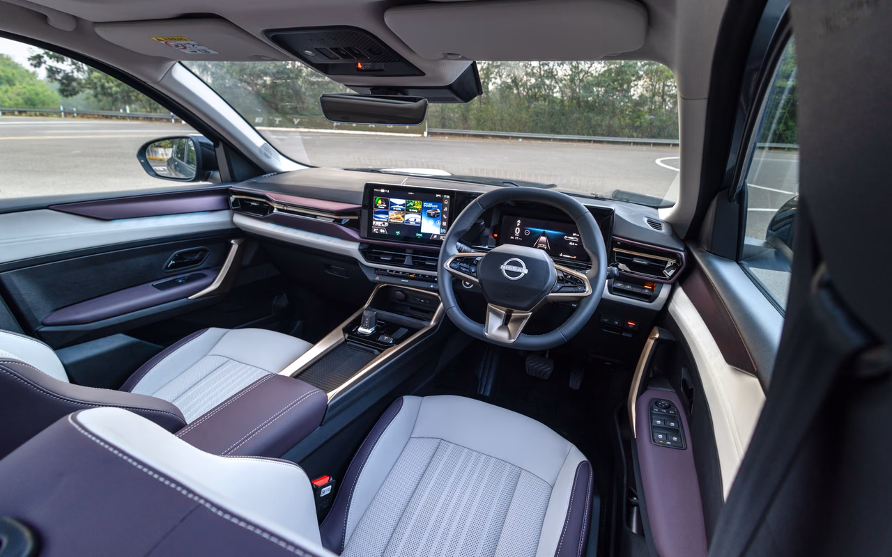 Nissan Tekton Interior #1