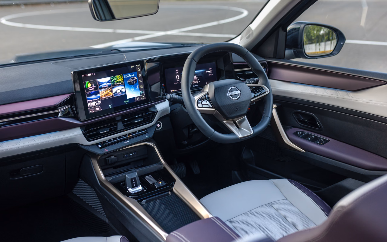 Nissan Tekton Interior #10
