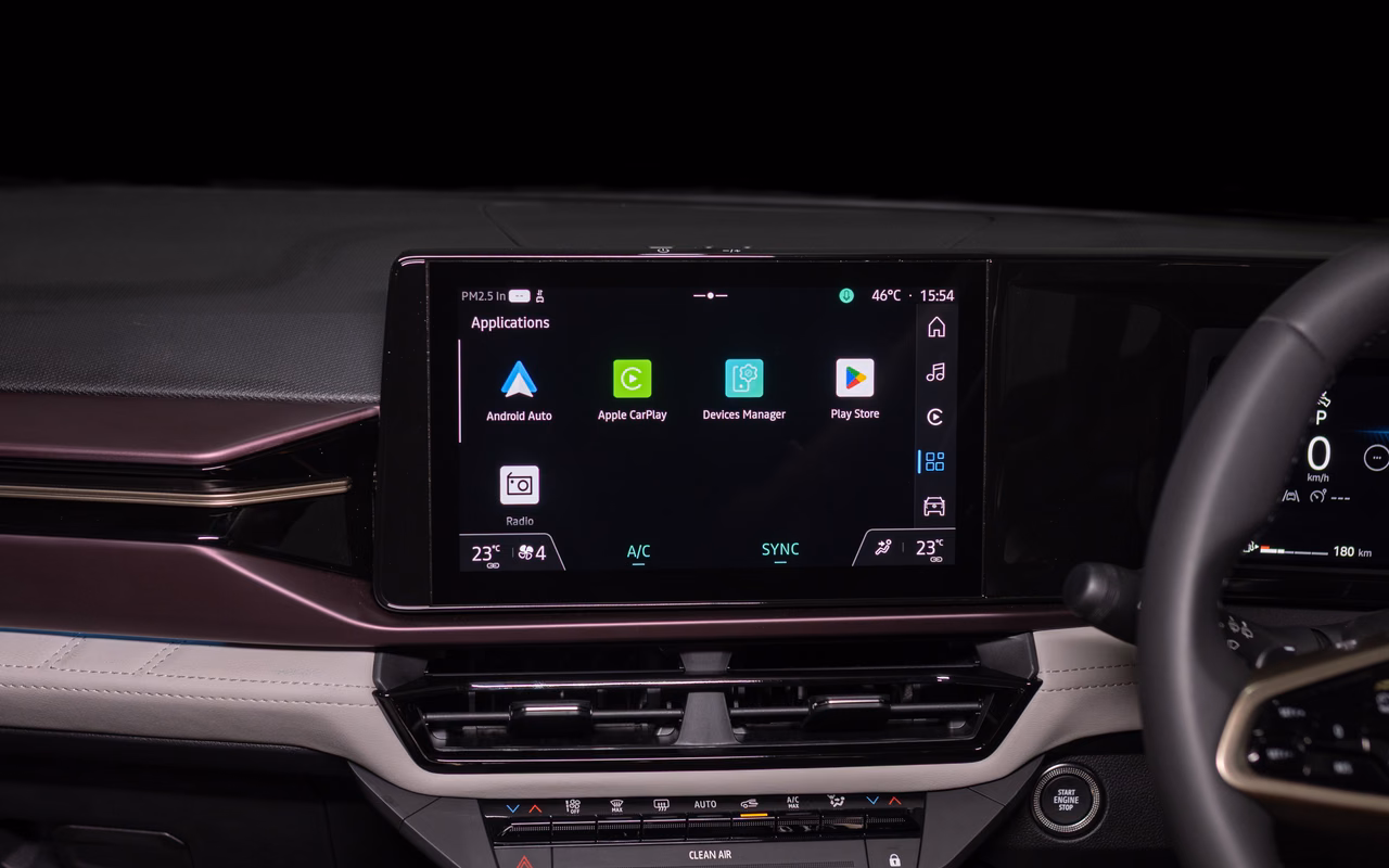 Nissan Tekton Interior #14